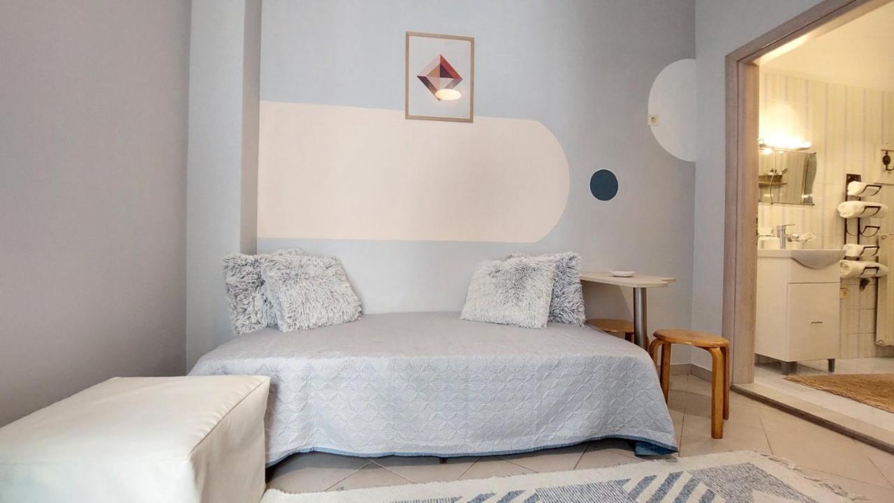 Cozy Minimal Apartment Piräus Exterior foto